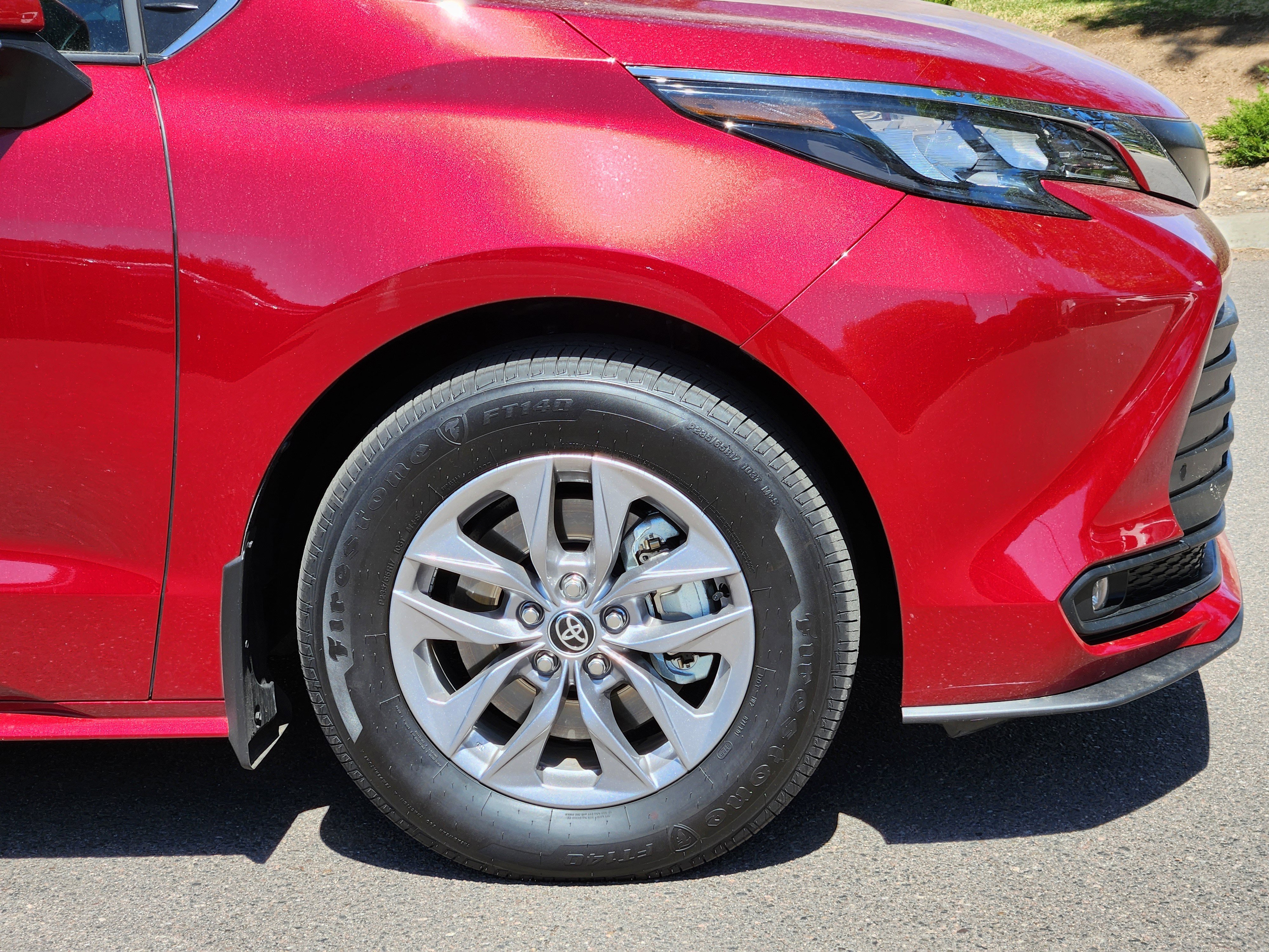 Certified 2026 Toyota Sienna XLE image 7