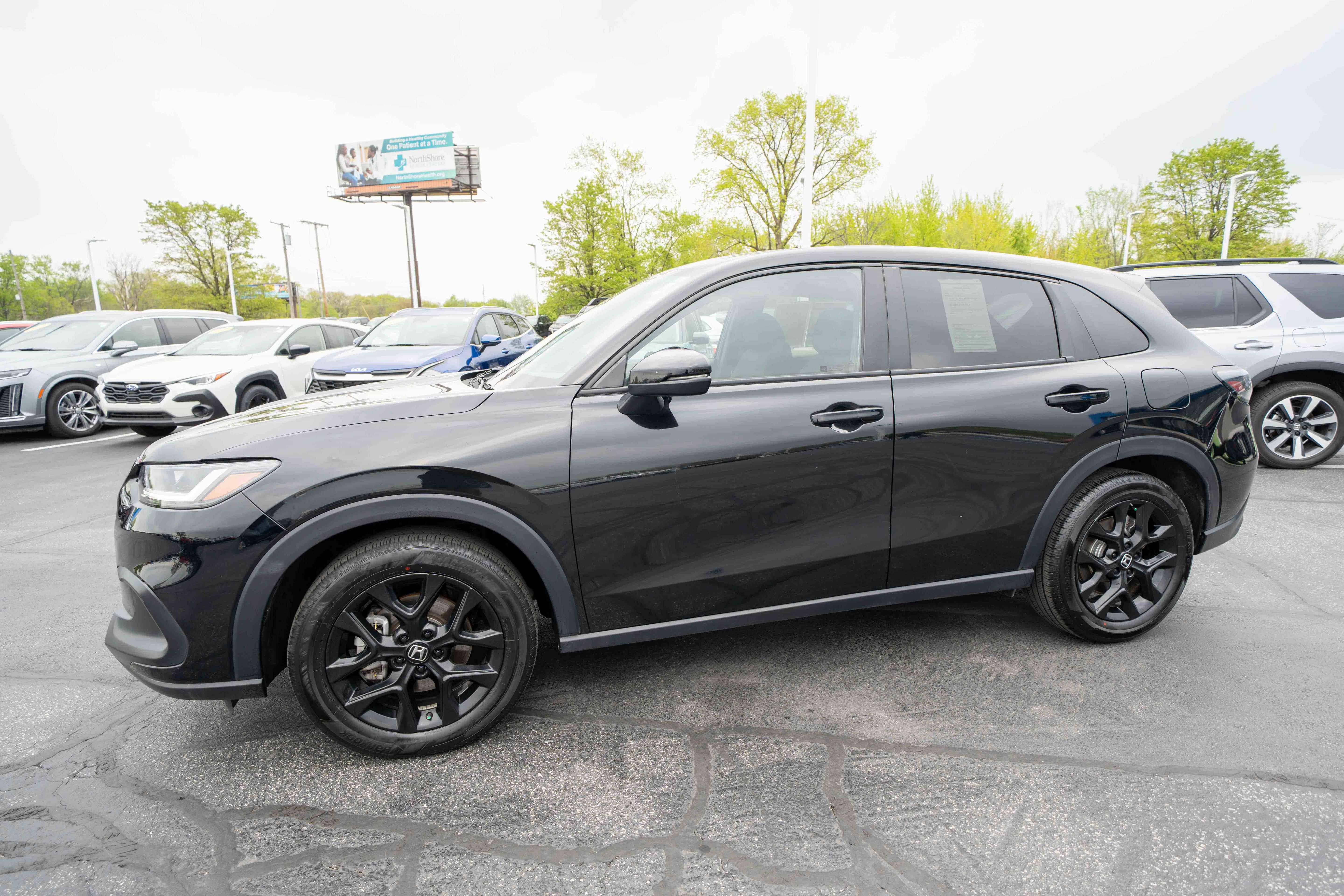 Used 2025 Honda HR-V Sport image 3