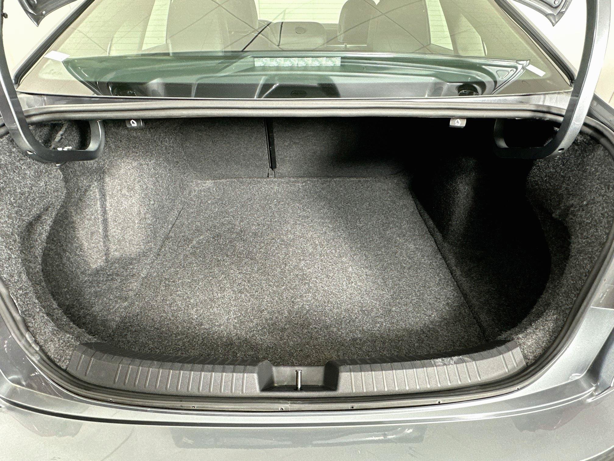 Used 2024 Volkswagen Jetta SE FWD image 28