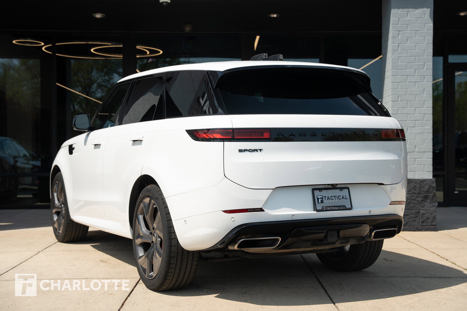 Used 2024 Land Rover Range Rover Sport Dynamic SE image 11