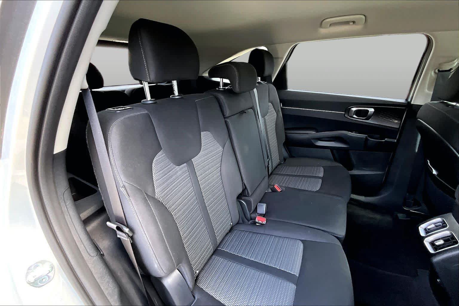 Certified 2026 Kia Sorento LX FWD image 18