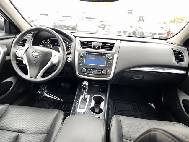Used 2017 Nissan Altima 3.5 SL w/ 3.5SL Technology Package image 9
