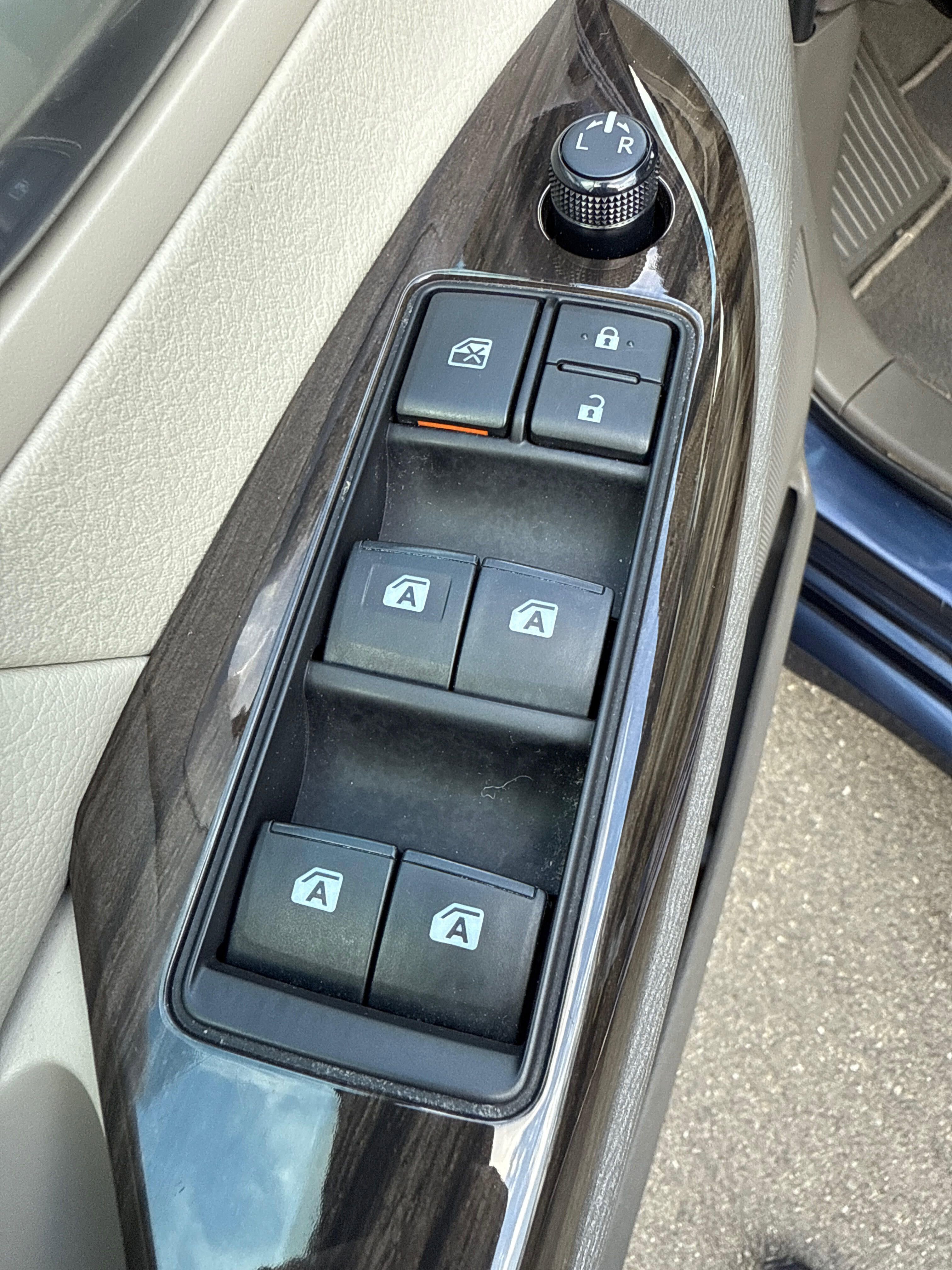 Used 2020 Toyota Sienna XLE AWD/4WD image 24