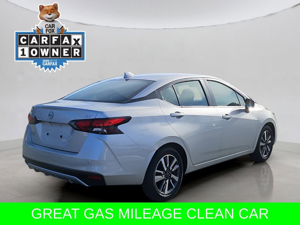 Used 2023 Nissan Versa SV image 3