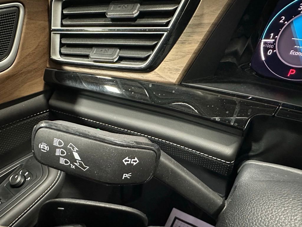 Used 2025 Volkswagen Atlas SE image 21