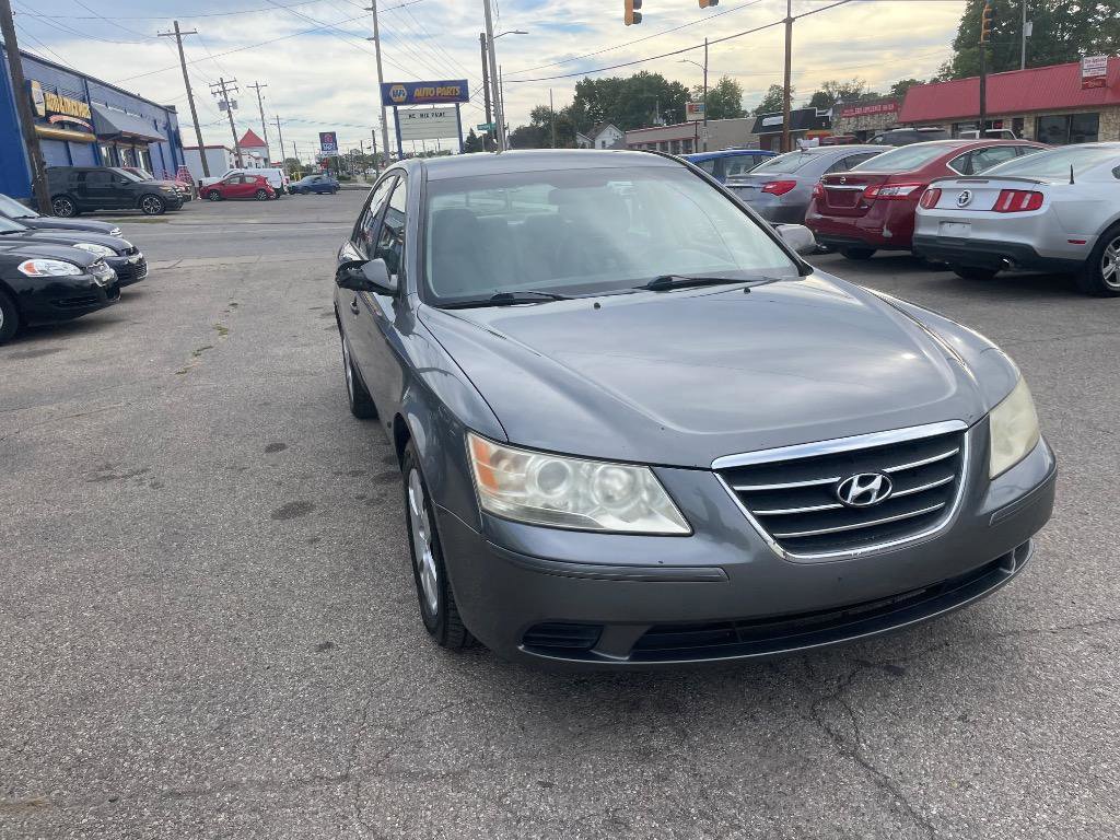 Used 2010 Hyundai Sonata GLS image 3