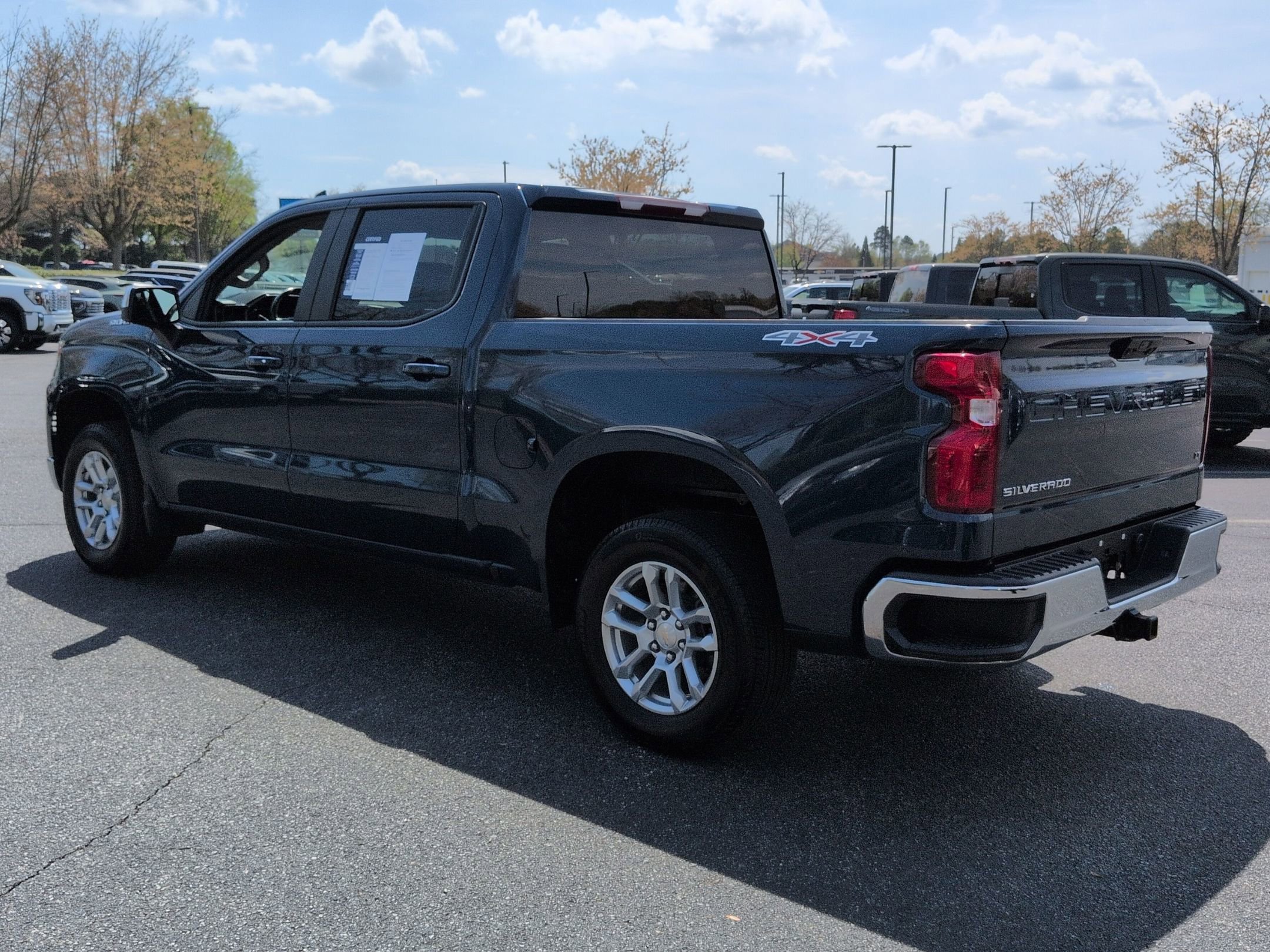 Used 2022 Chevrolet Silverado 1500 LT image 7