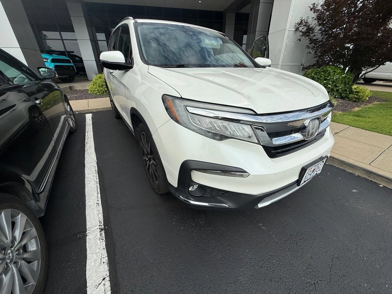 Used 2019 Honda Pilot Touring image 3