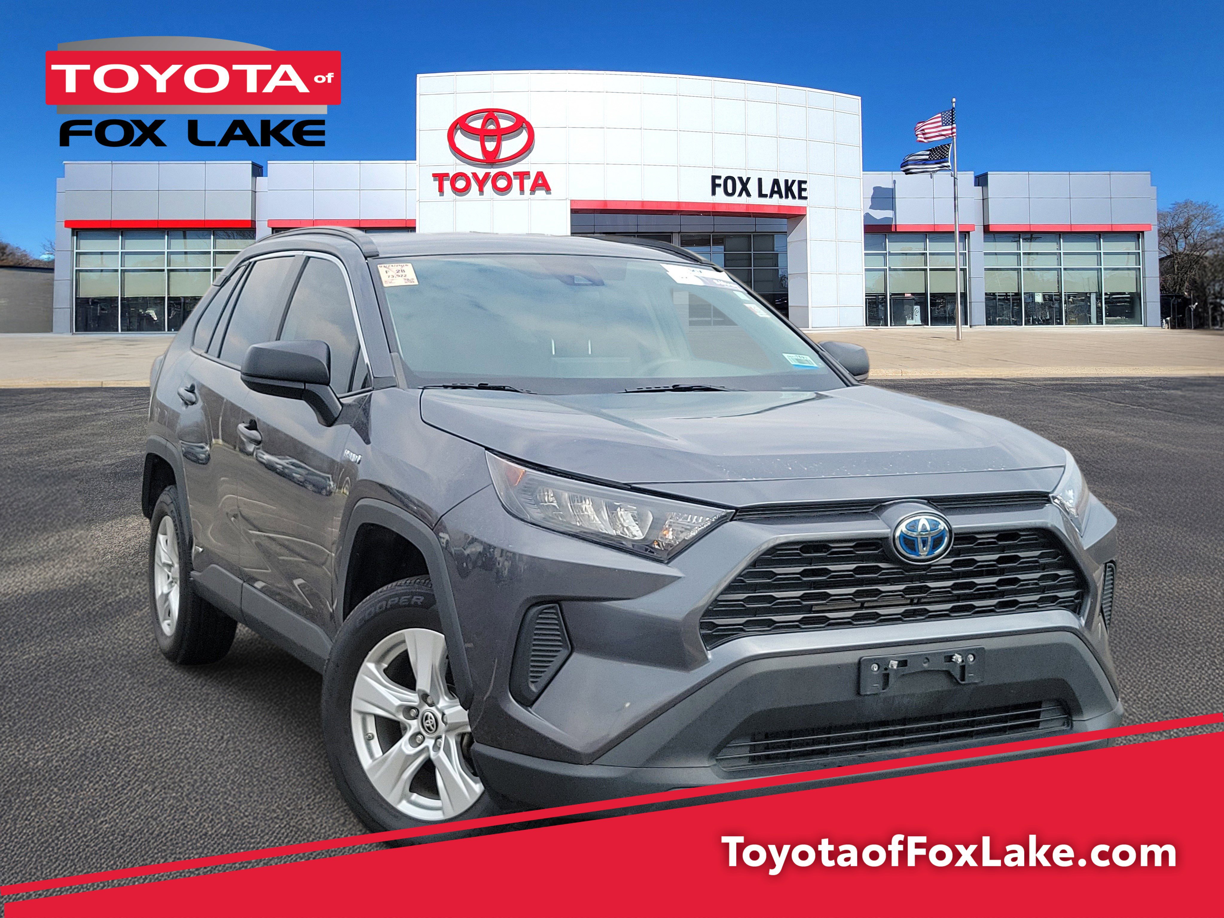 Used 2021 Toyota RAV4 LE image 1