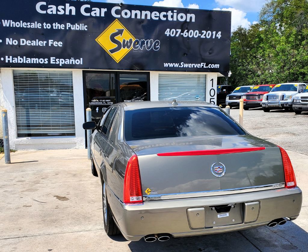 Used 2010 Cadillac DTS Platinum image 13