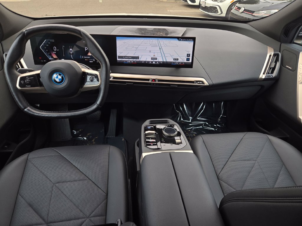 Used 2024 BMW iX xDrive50 w/ Convenience Package AWD/4WD image 17