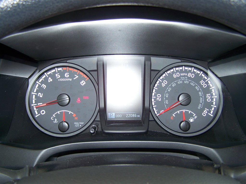 Used 2023 Toyota Tacoma SR image 8