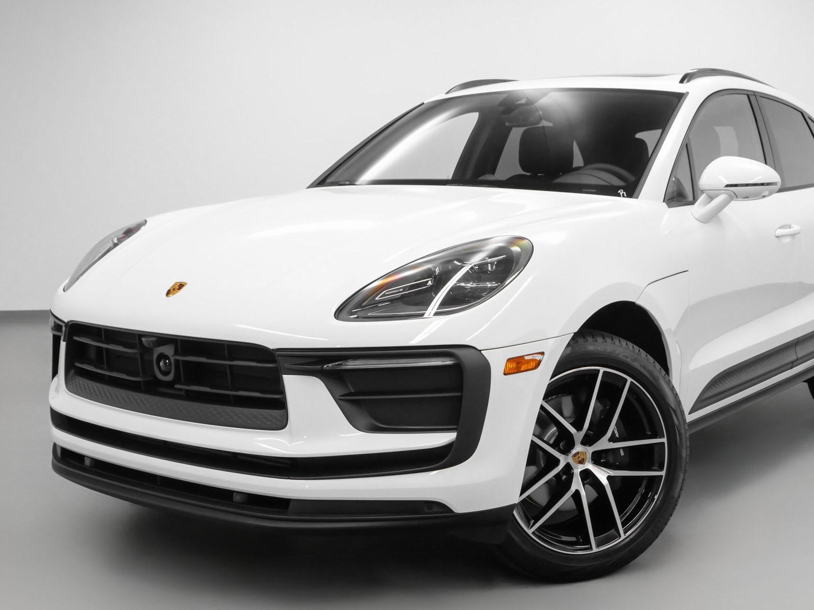 New 2025 Porsche Macan image 7