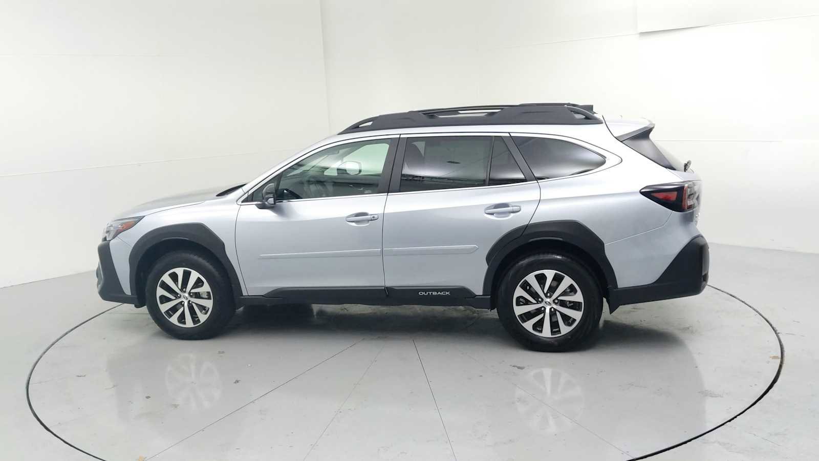 Certified 2025 Subaru Outback Premium image 6