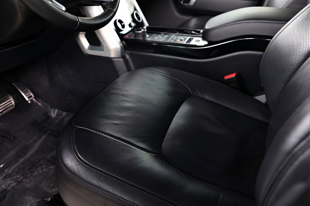 Used 2022 Land Rover Range Rover P525 Westminster Edition image 34