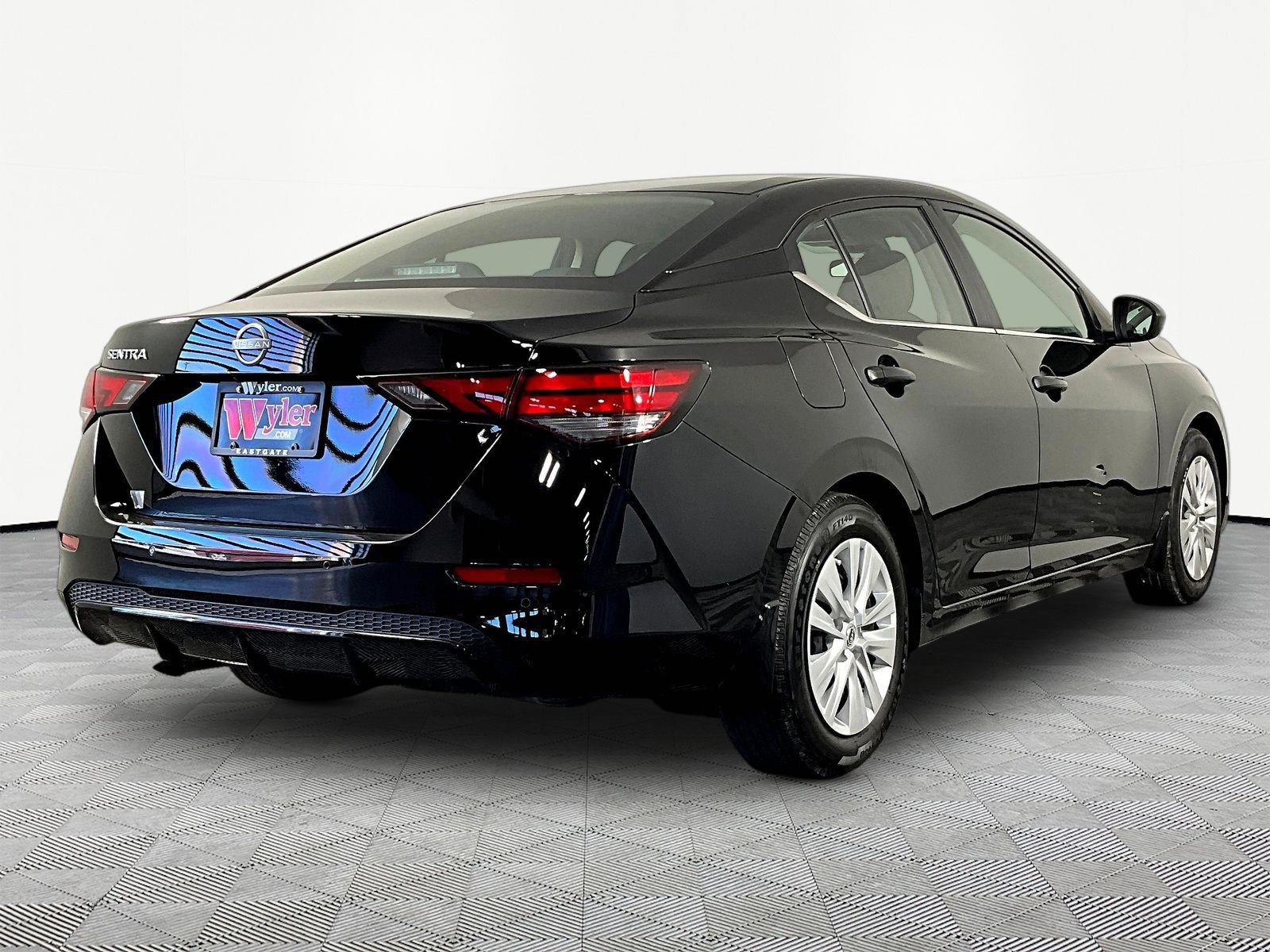 Certified 2025 Nissan Sentra S FWD image 6