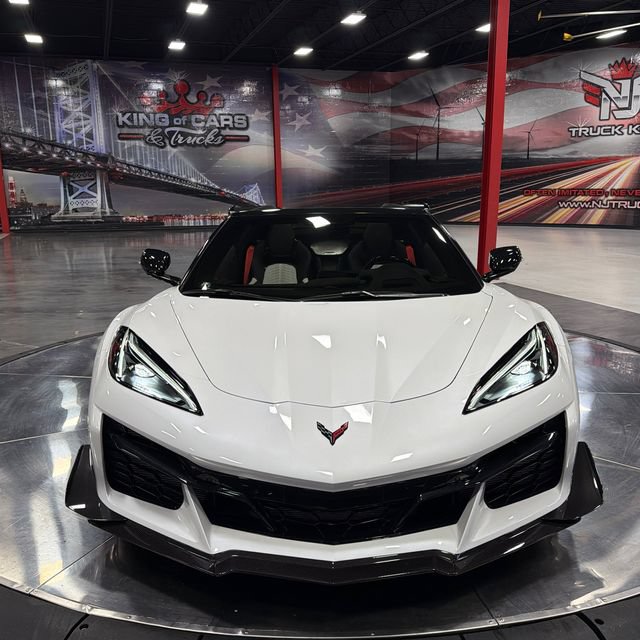 Used 2023 Chevrolet Corvette Z06 w/ Z07 Performance Package RWD image 25
