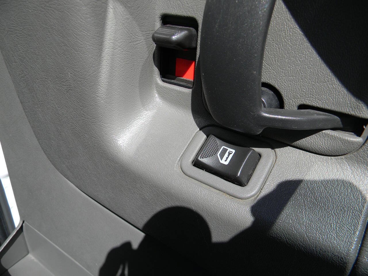 Used 2015 Chevrolet Express 2500 RWD image 11