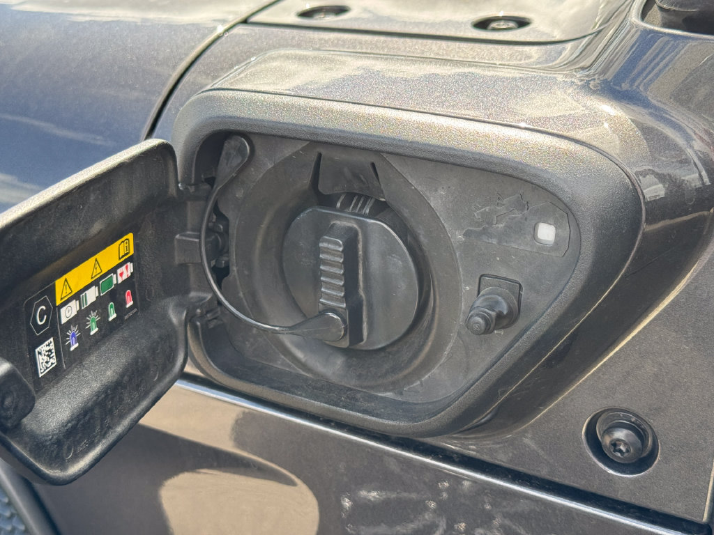Used 2024 Jeep Wrangler Unlimited AWD/4WD image 24