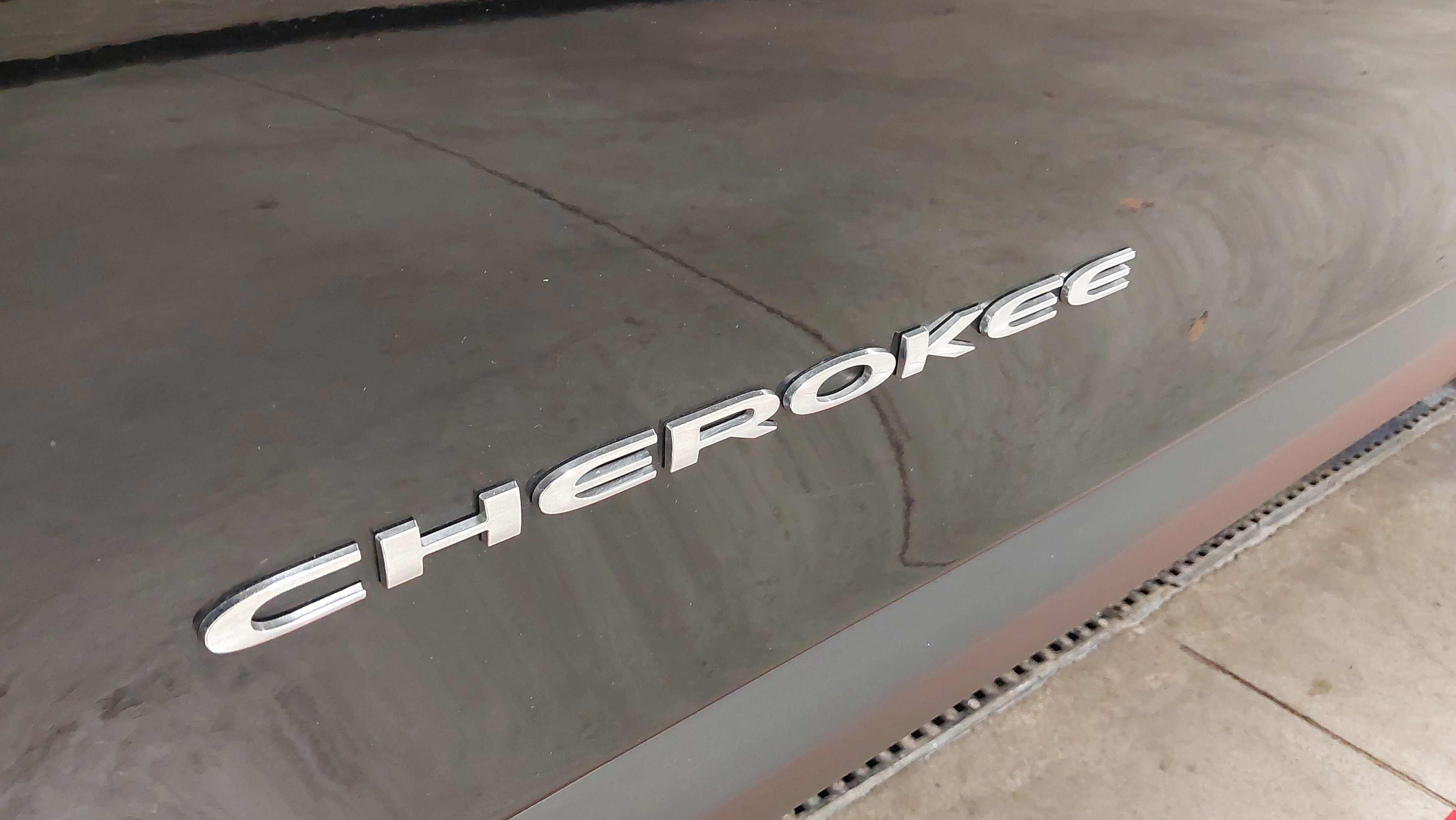 Used 2019 Jeep Cherokee Latitude w/ Cold Weather Group AWD/4WD image 31