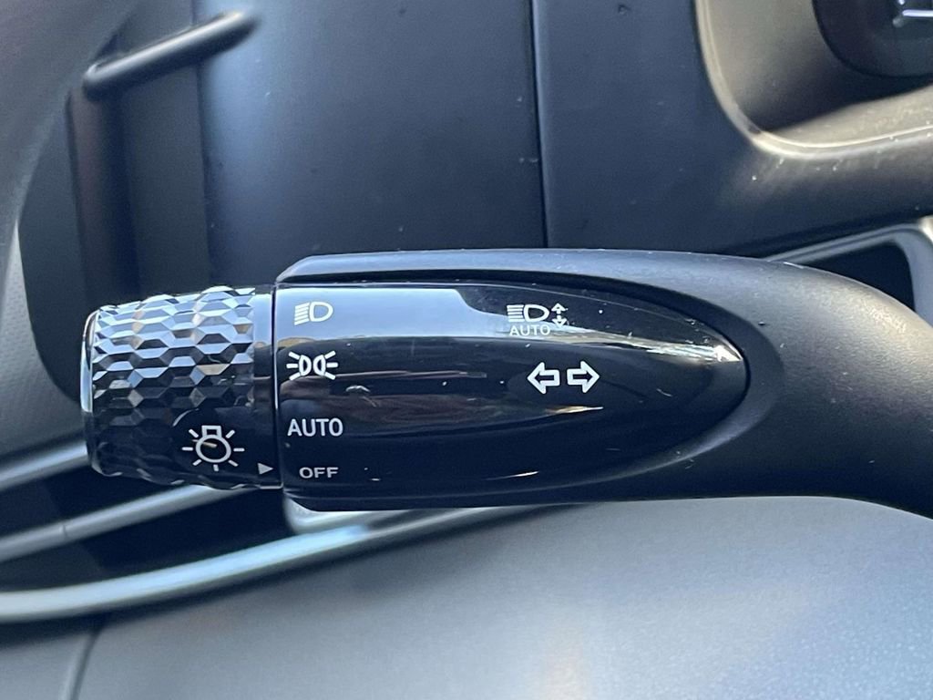 New 2025 Hyundai Elantra SE FWD image 21