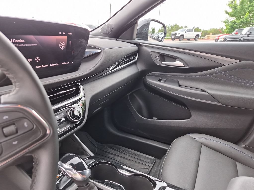 New 2026 Buick Envista Sport Touring w/ Convenience II Package FWD image 26