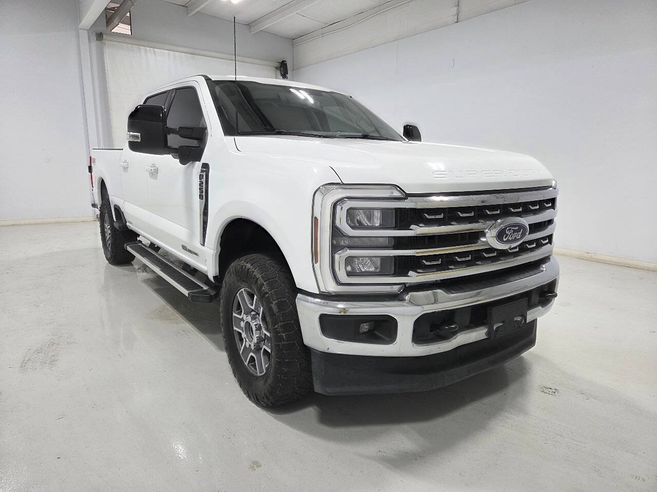 Used 2024 Ford F250 Lariat w/ FX4 Off-Road Package AWD/4WD image 4