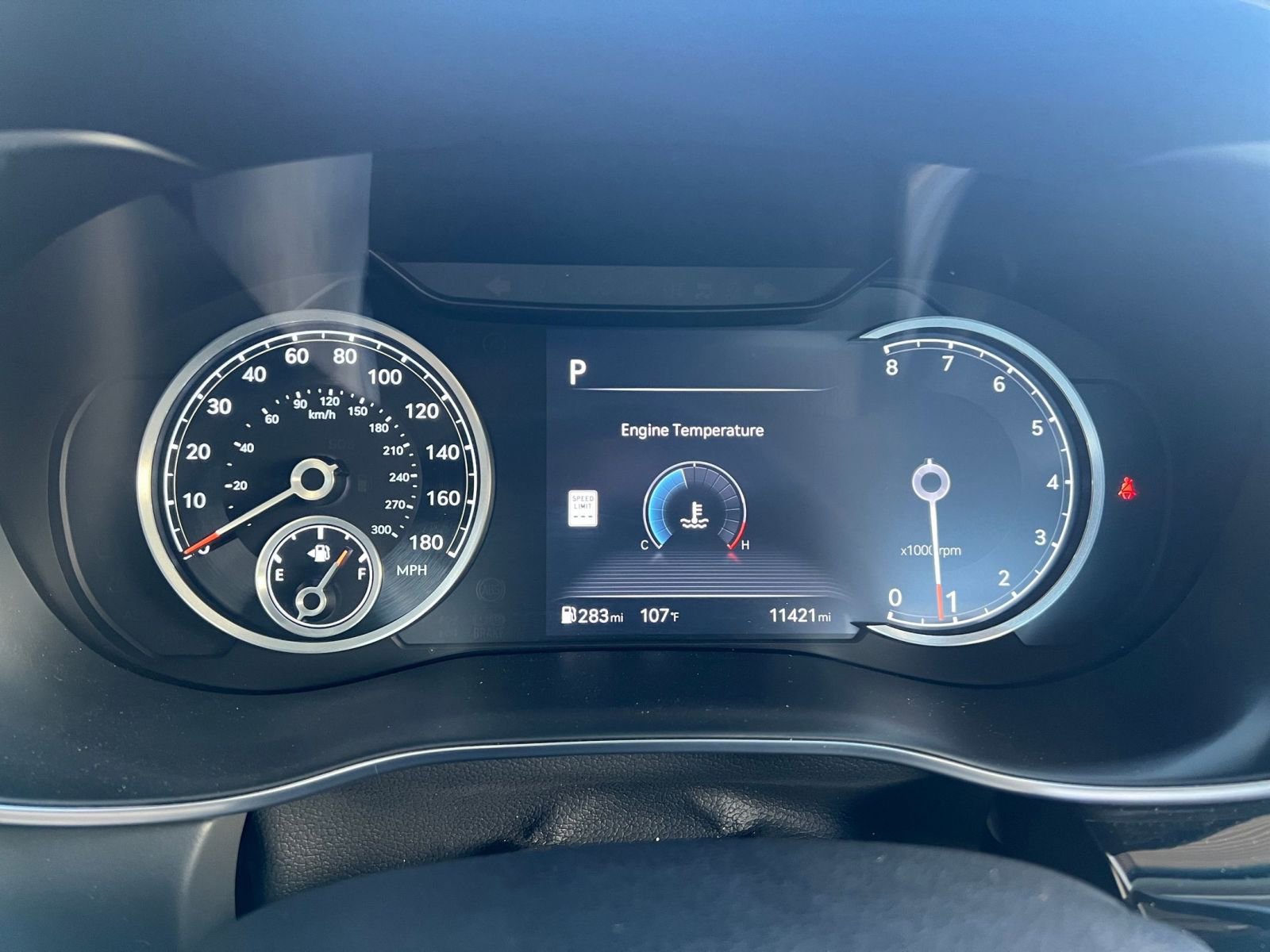 Used 2025 Genesis G70 2.5T image 40