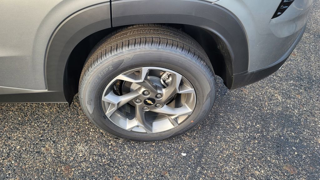 New 2026 Chevrolet Trax LT image 8