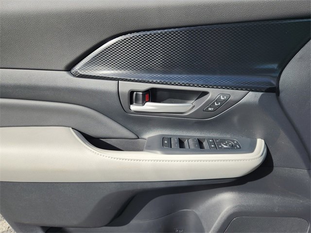 New 2026 Toyota Grand Highlander AWD Hybrid image 17