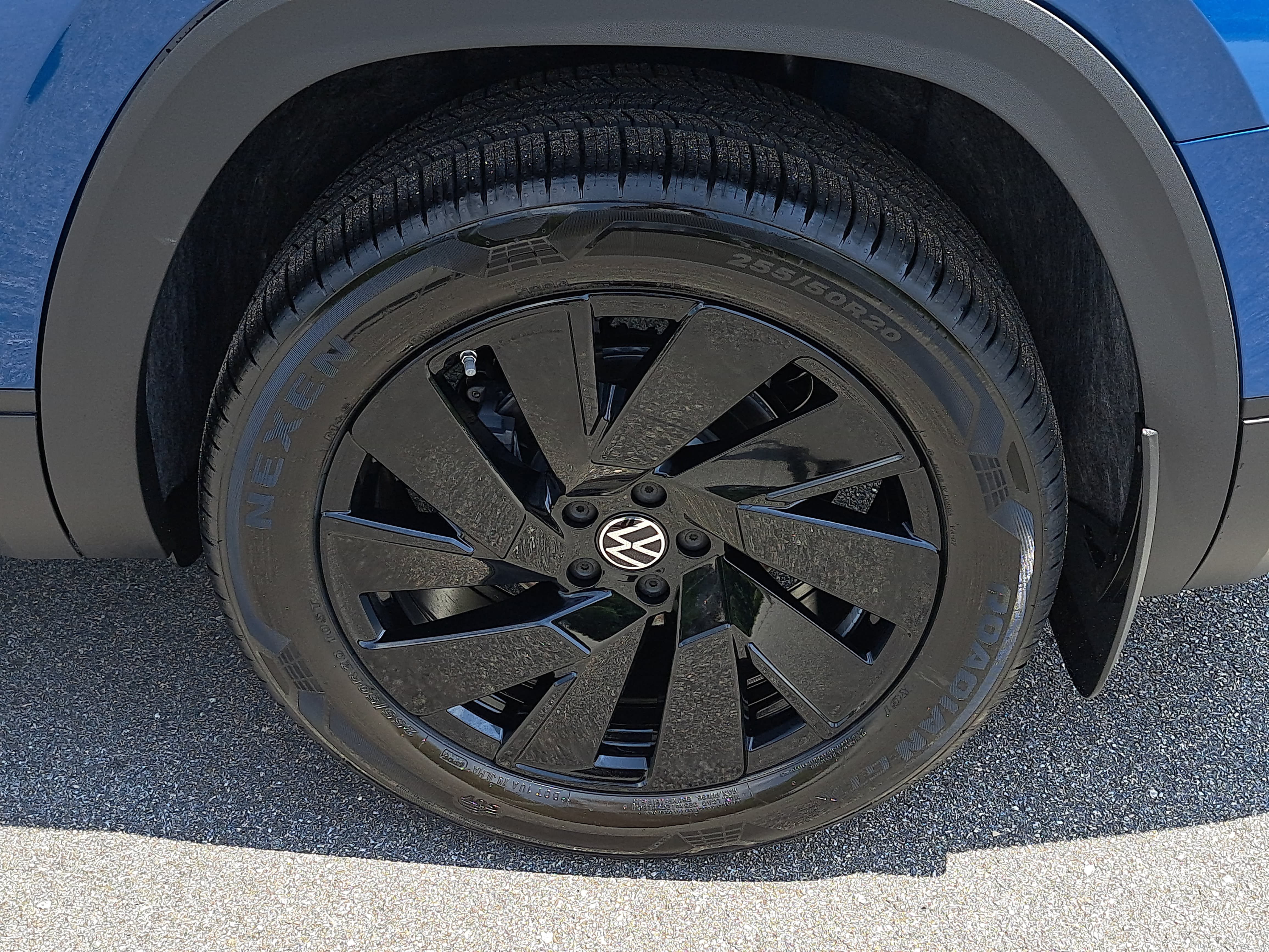 New 2026 Volkswagen Atlas SE FWD image 32