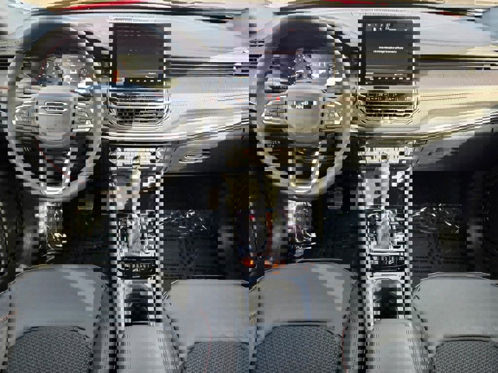 Used 2025 Jeep Compass Trailhawk image 19