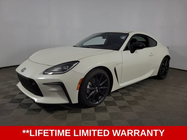 Used 2025 Toyota GR86 Premium RWD image 3