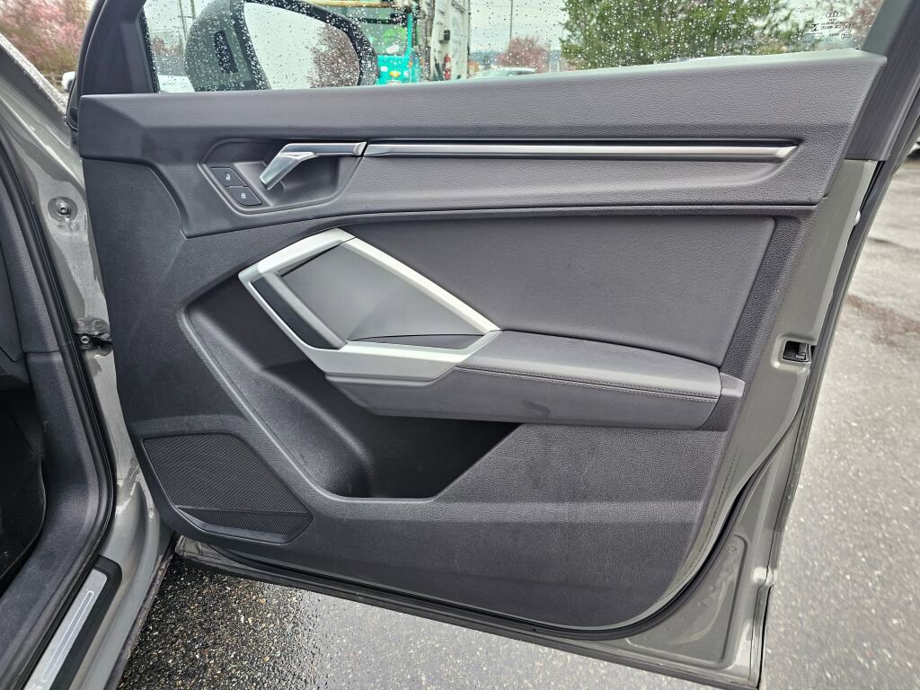 Used 2020 Audi Q3 2.0T Premium w/ Convenience Package image 11