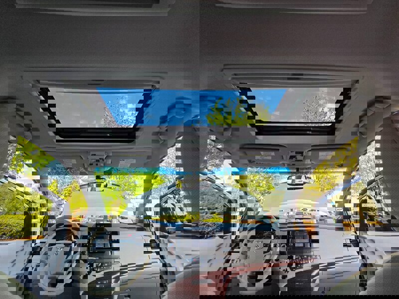 Used 2014 Toyota Sienna XLE image 18