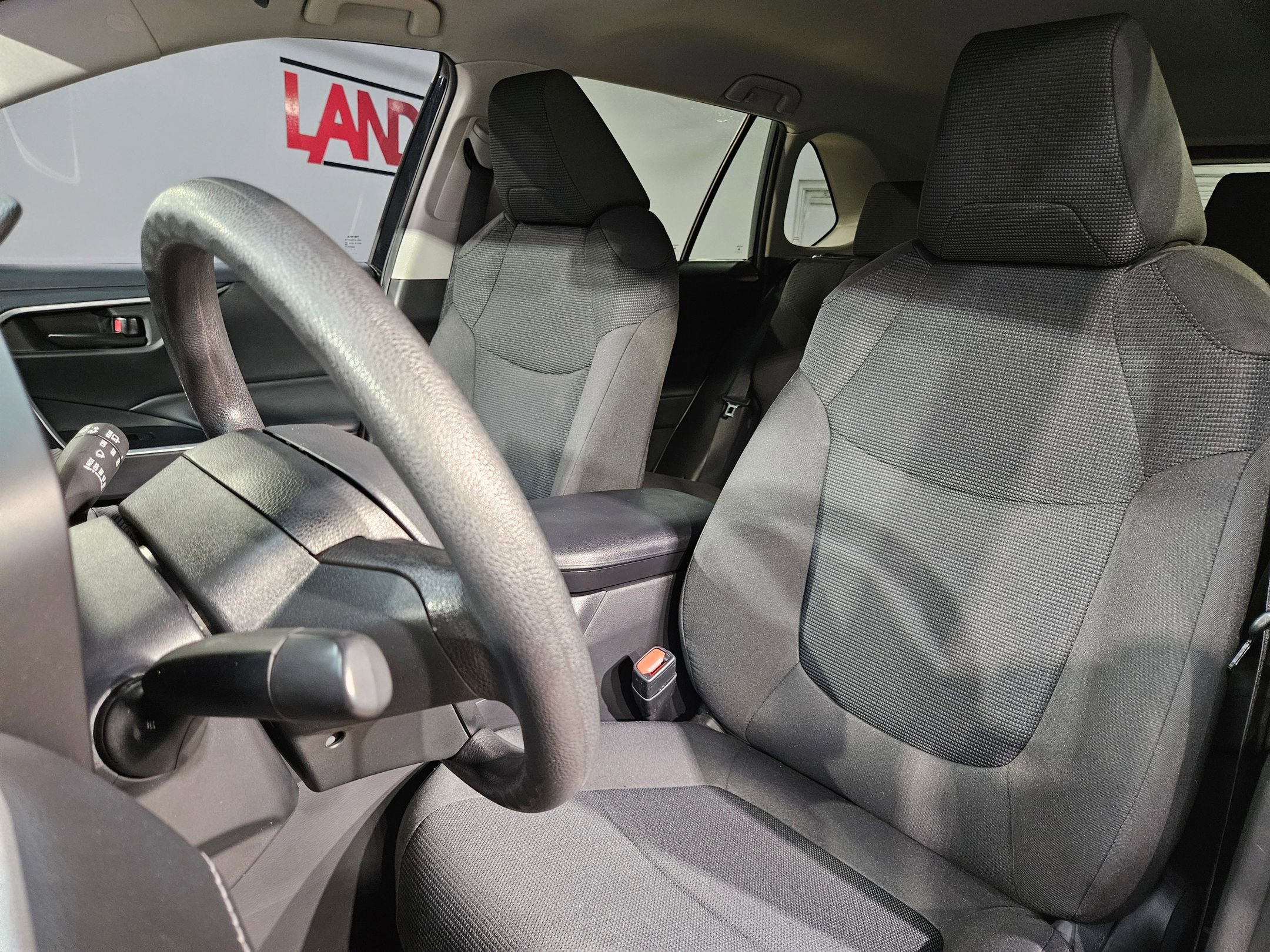 Used 2023 Toyota RAV4 LE AWD/4WD image 23