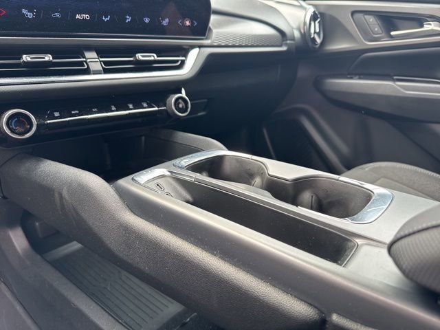 Used 2026 Chevrolet Equinox EV LT w/ Comfort Package image 13