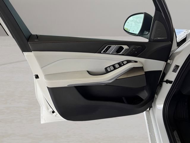 Certified 2023 BMW X7 xDrive40i w/ Premium Package image 15