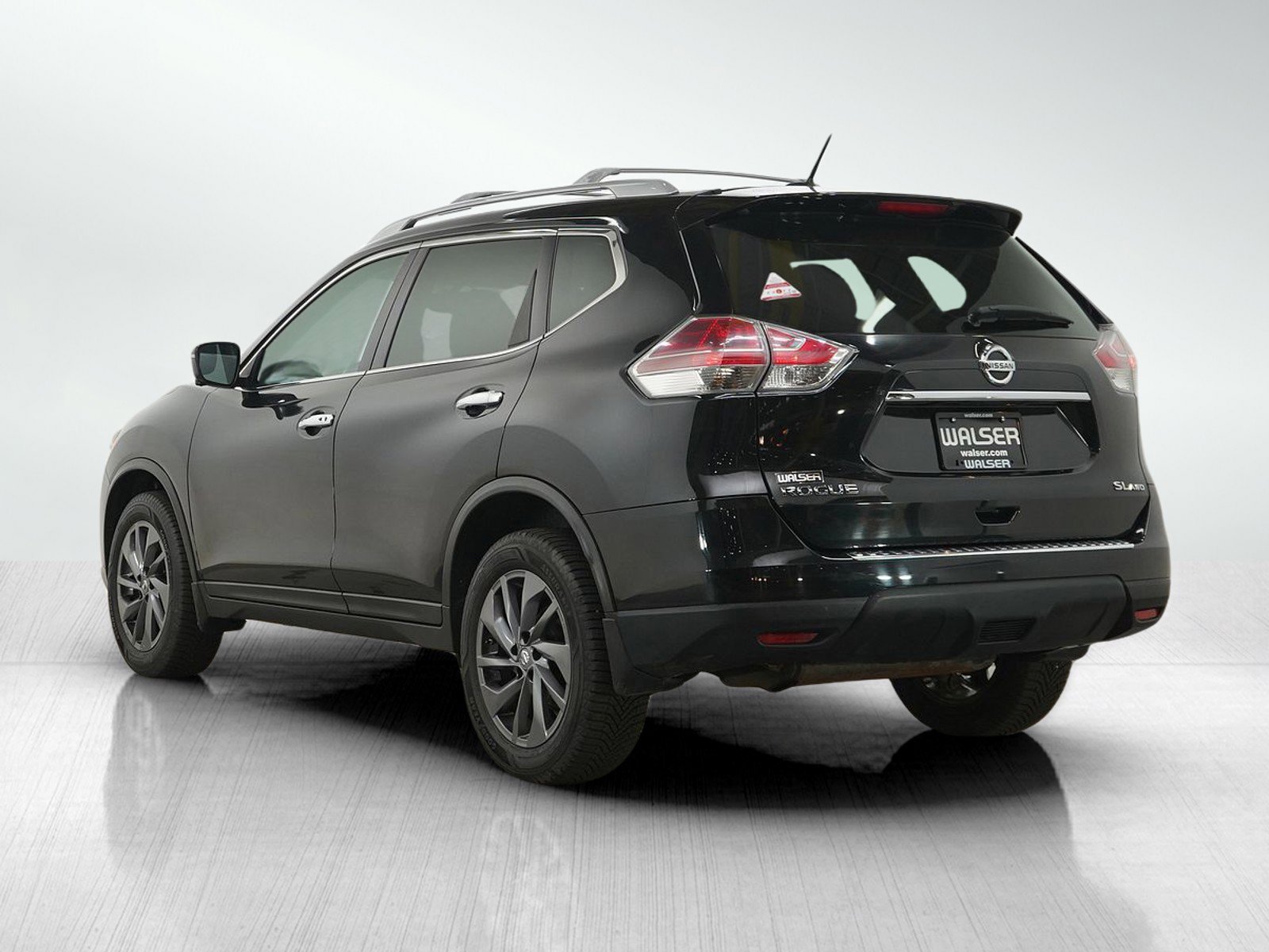 Used 2016 Nissan Rogue SL w/ SL Premium Package AWD/4WD image 3
