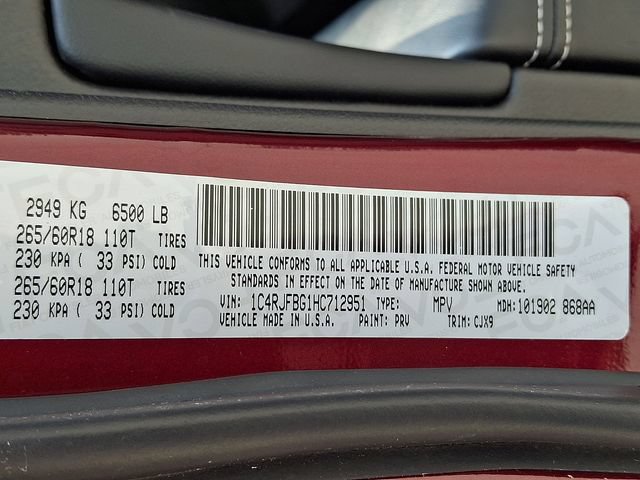 Used 2017 Jeep Grand Cherokee Limited AWD/4WD image 30