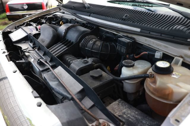 Used 2008 Ford E-350 and Econoline 350 XLT RWD image 45