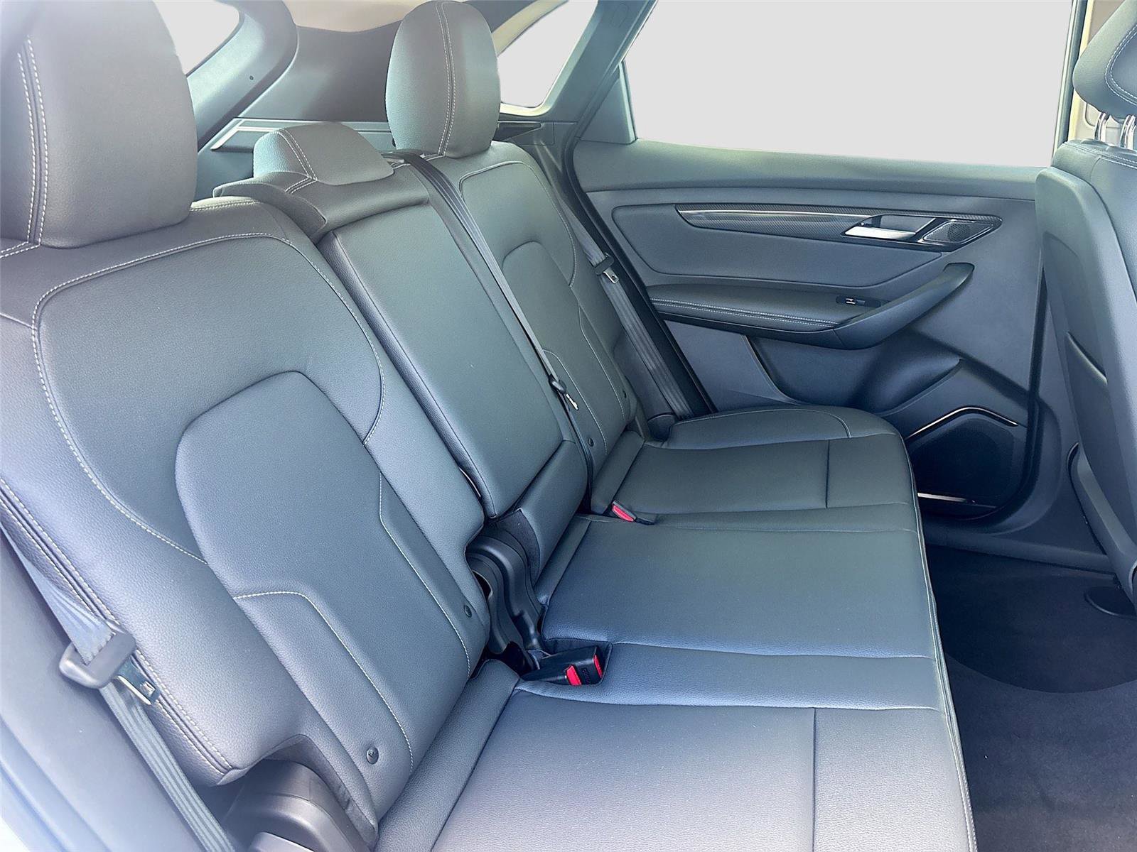 New 2025 VinFast VF 8 Eco AWD/4WD image 27