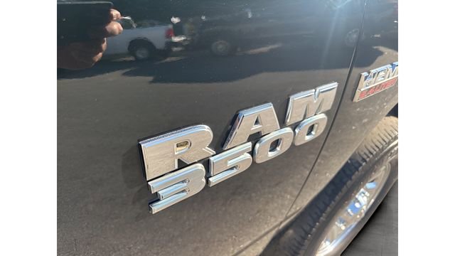 Used 2018 RAM 3500 SLT w/ Snow Chief Group image 7