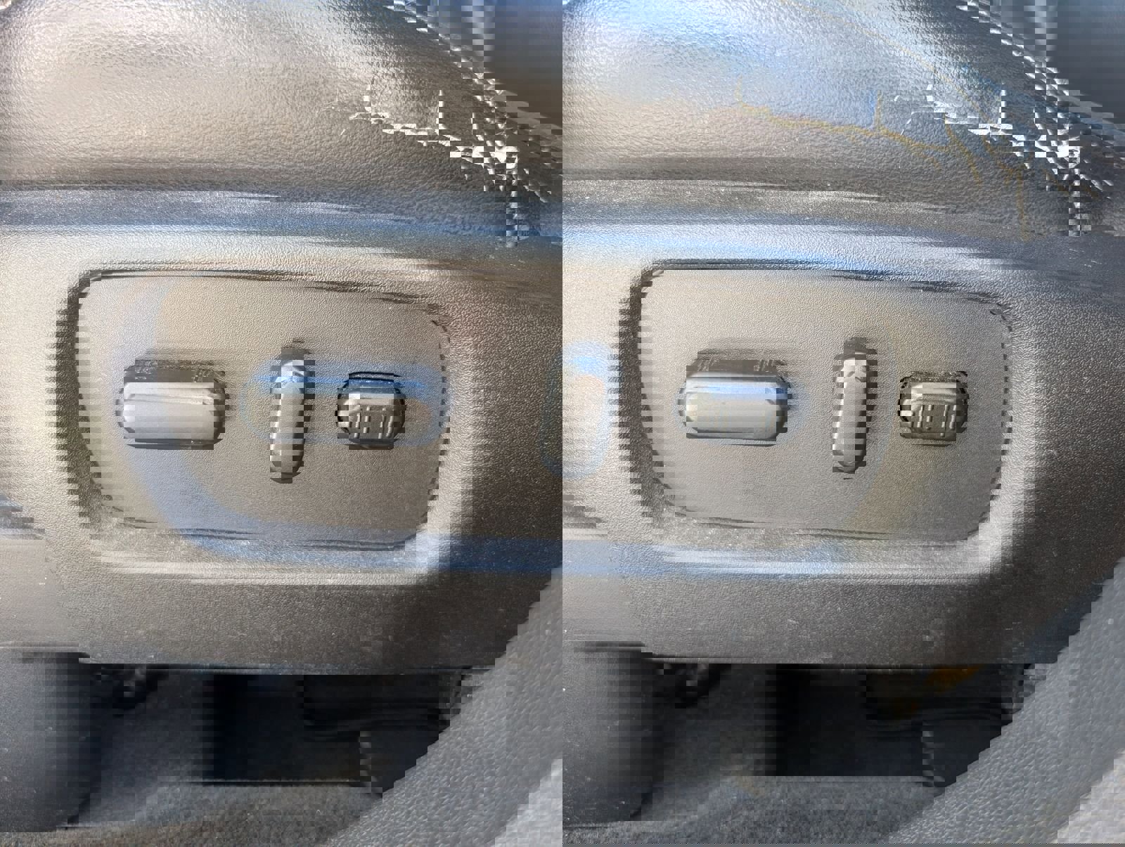 Used 2015 Ford Explorer XLT w/ Equipment Group 202A image 16