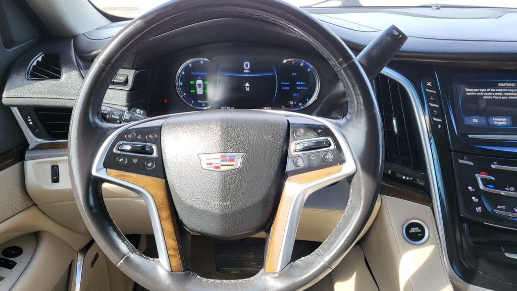Used 2018 Cadillac Escalade Luxury AWD/4WD image 34