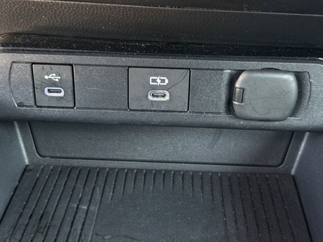 Used 2025 Toyota Prius LE FWD image 20