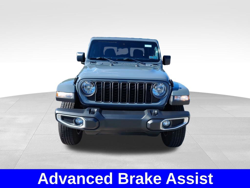 Used 2024 Jeep Gladiator Sport AWD/4WD image 3