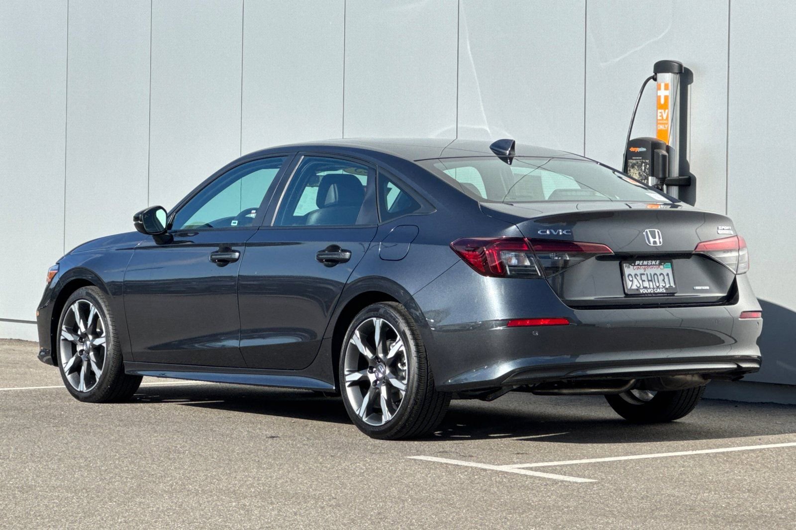 Used 2025 Honda Civic Sport image 3