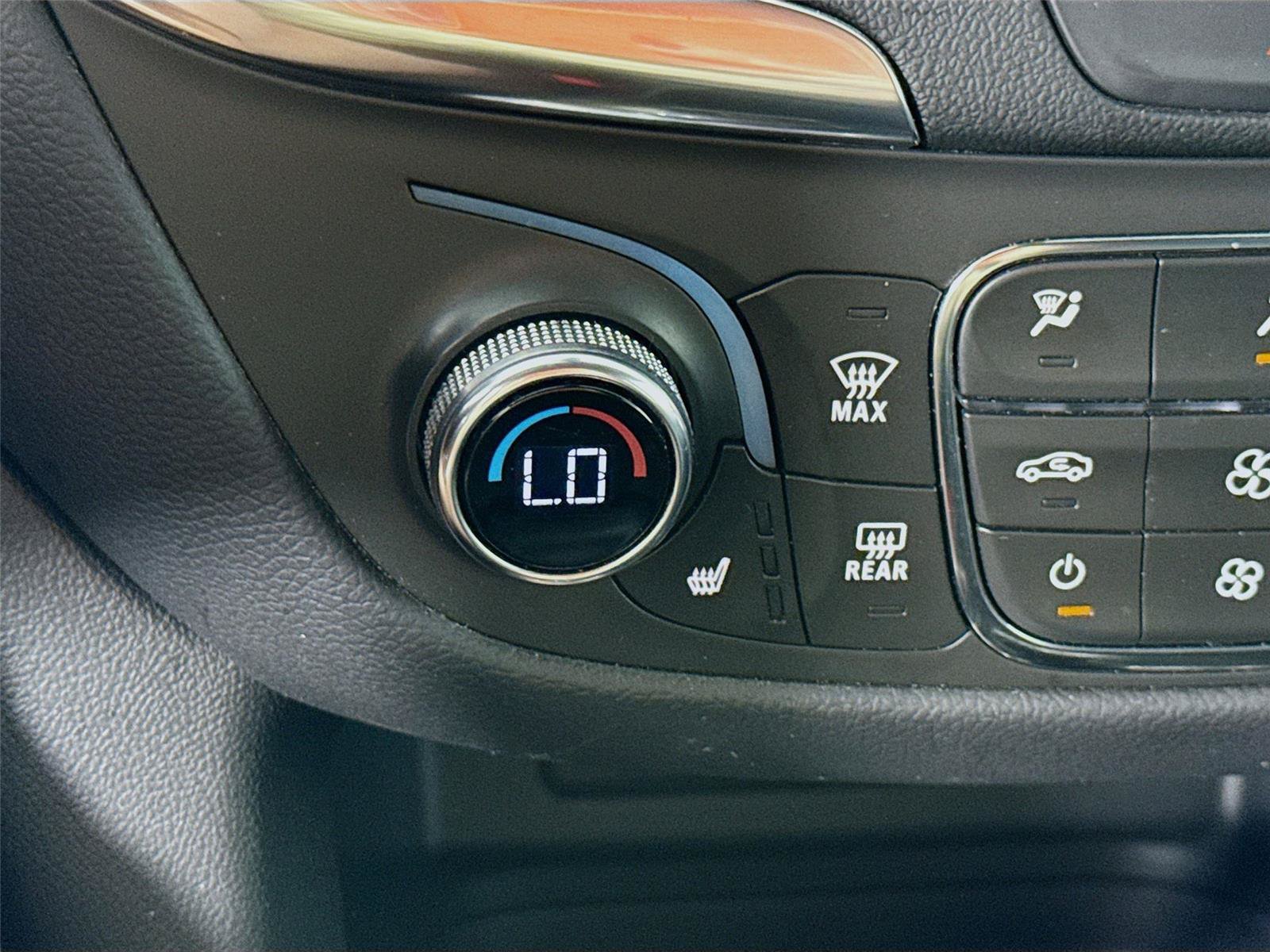 Used 2021 Chevrolet Equinox LT FWD image 14