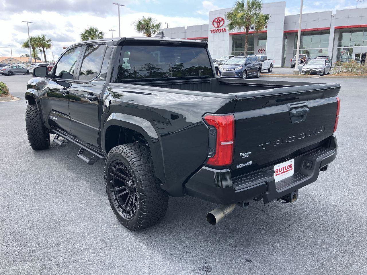 Certified 2024 Toyota Tacoma SR5 AWD/4WD image 3